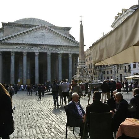Pantheon Domus Valentino Appartement Rome Buitenkant foto