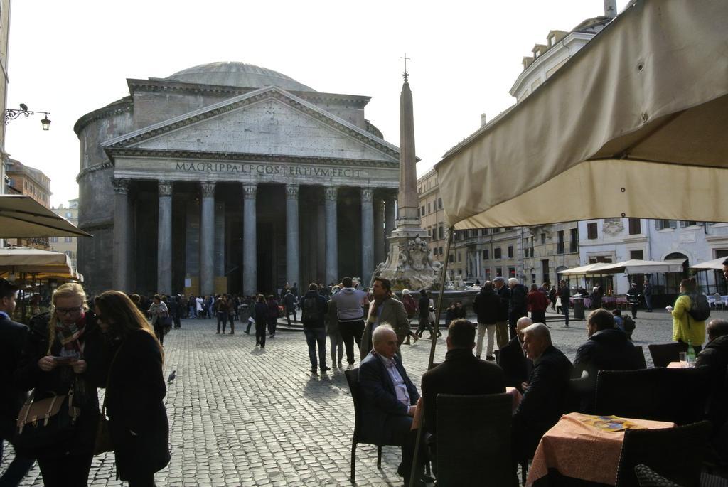 Pantheon Domus Valentino Appartement Rome Buitenkant foto
